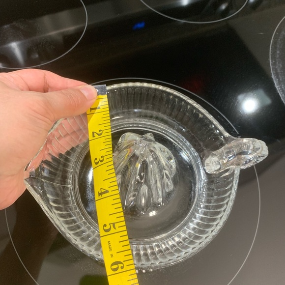 🍊Vintage Ribbed Clear Glass Hand Juicer - Picture 8 of 9